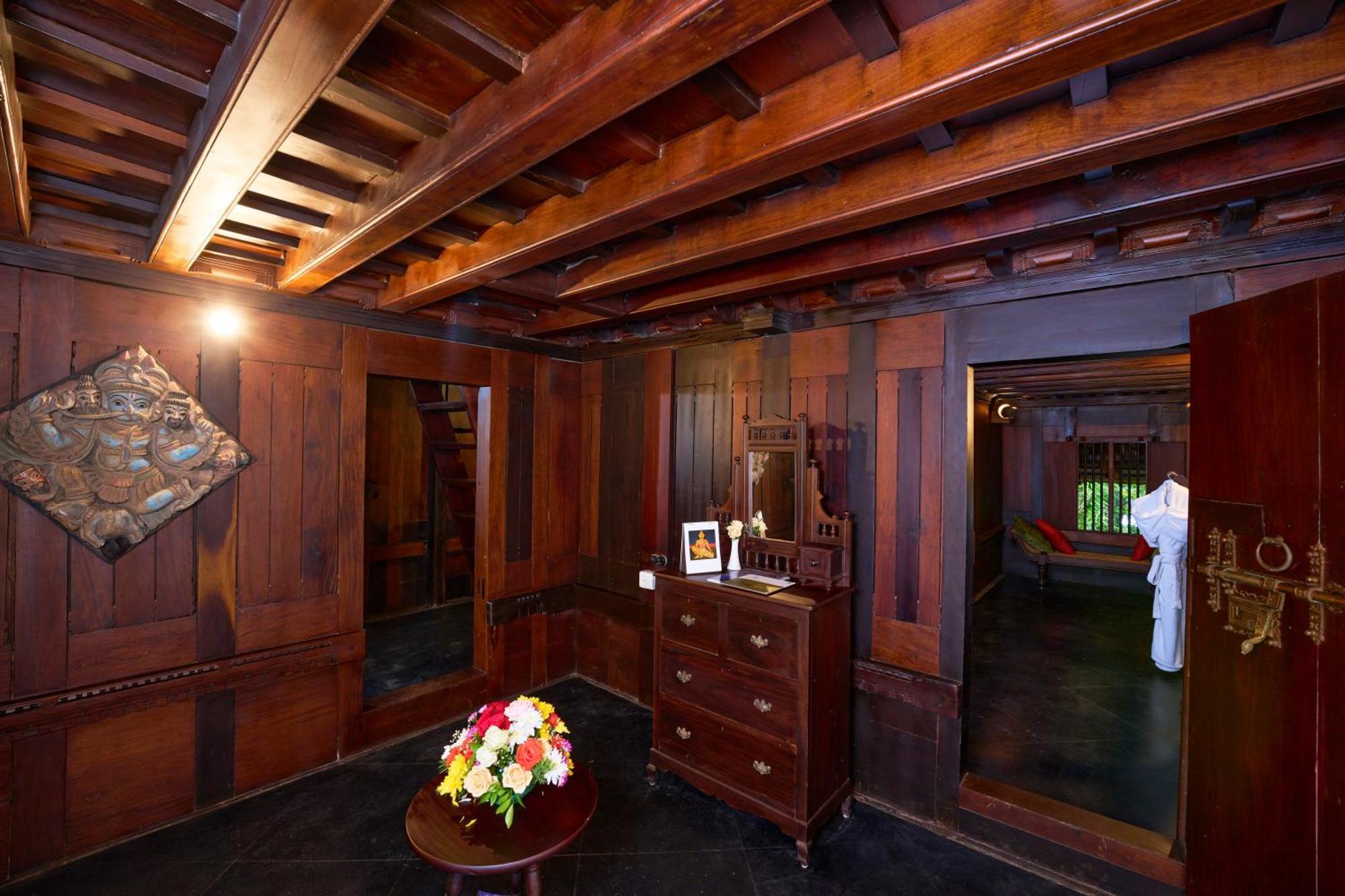 The Leela Ashtamudi, A Raviz Hotel Kollam Buitenkant foto Interior of the house