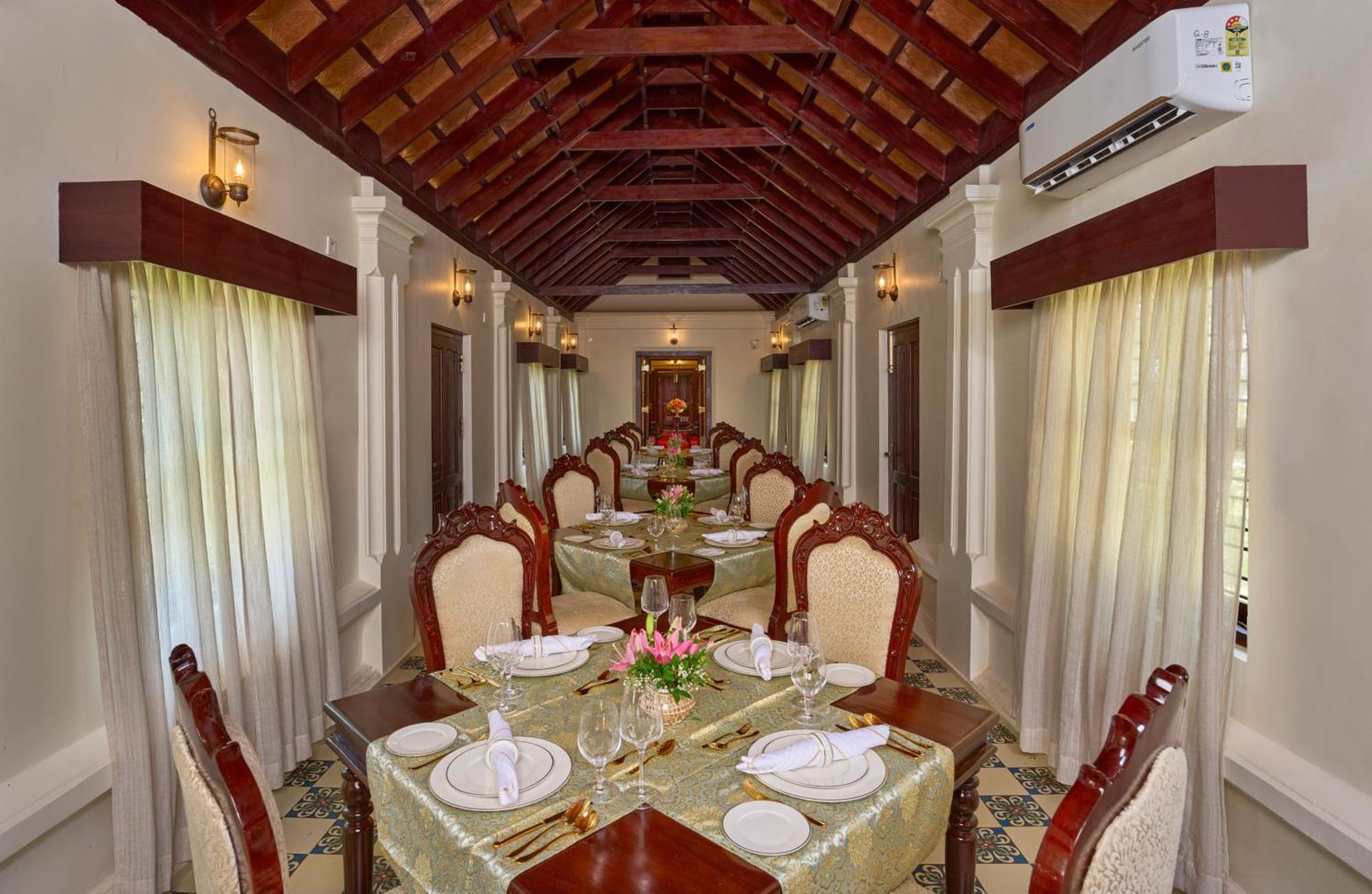 The Leela Ashtamudi, A Raviz Hotel Kollam Buitenkant foto Dining Hall